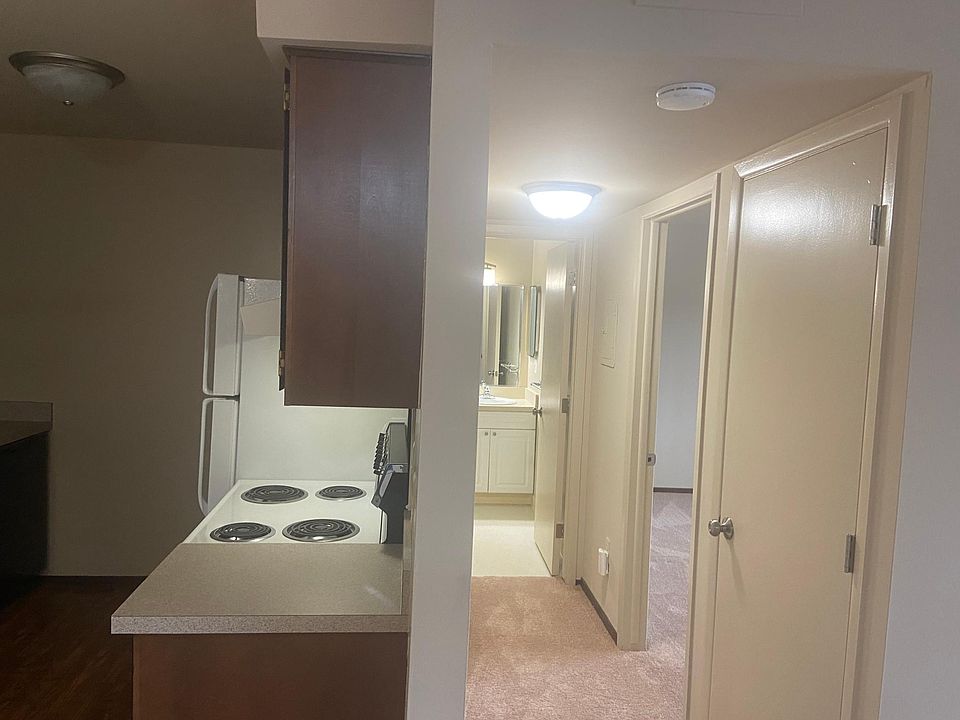 1st image of 695 Kirts Blvd APT 105