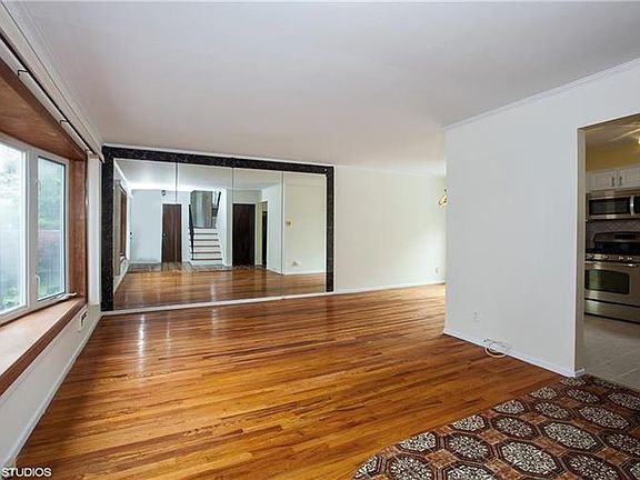 5th image of 111 Candlewood Dr