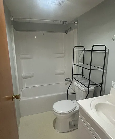 315 Judith Ln — Photo 9