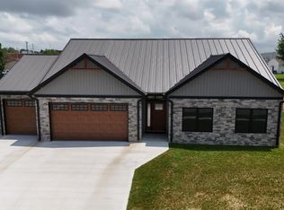 203 Crestwood Dr, Willard, OH 44890