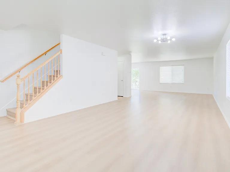 1153 W 400 S — Photo 10
