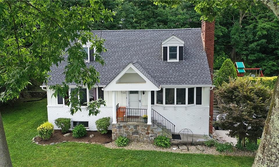 1st image of 754 Warren Ave