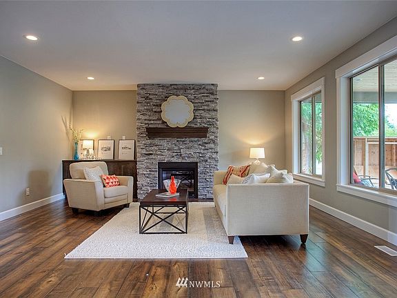 5th image of 516 64th Avenue Ct E