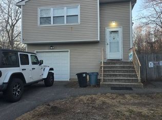 717 Expressway Dr N, Medford, NY 11763