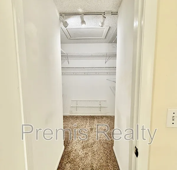 2238 Colonial Dr — Photo 21