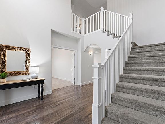 3rd image of 3039 Pepperwood Ave