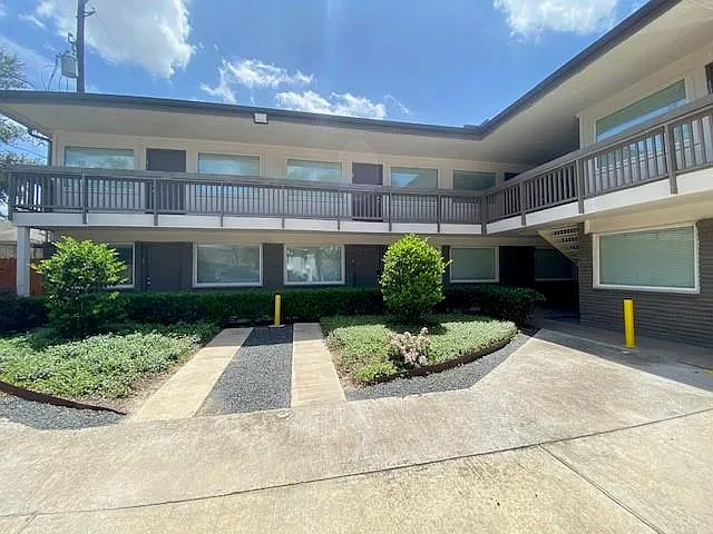 1 bed, 1.0 bath, 900 sqft, $1,250 — Photo 1