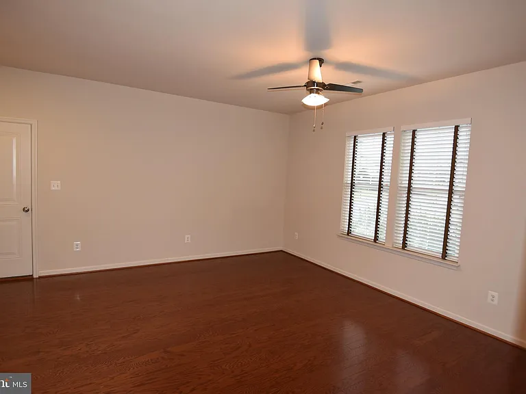 20425 Codman Dr — Photo 27