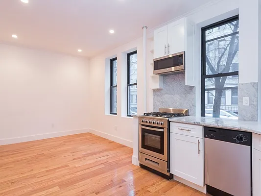 Rented by MNS | media 23