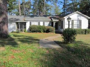 511 Colonial Dr, Henderson, TX 75652