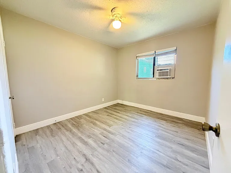 809 2nd St #2 — Photo 8