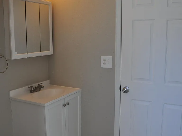 Lower Level 3/4 Bathroom with Washer/Dryer