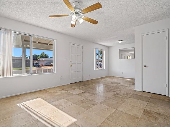 8-web-or-mls-2346 E Shaw Butte Dr-18_11112025