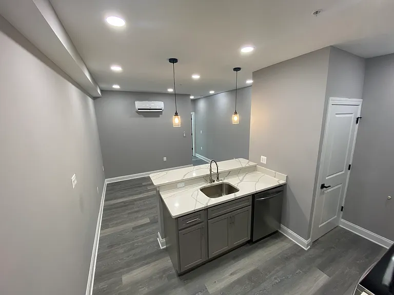414 S Conkling St #6 — Photo 8
