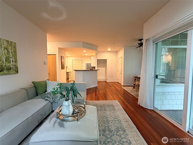 4th image of 23202 58th Avenue S #2-1