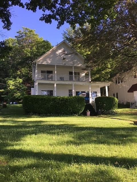 2nd image of 119 Paddle Boat Ln