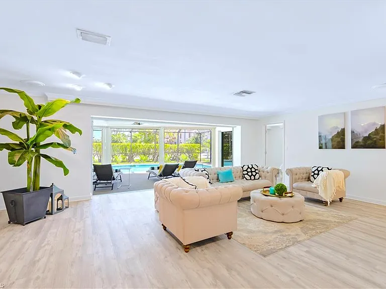 2125 Marina Dr — Photo 8