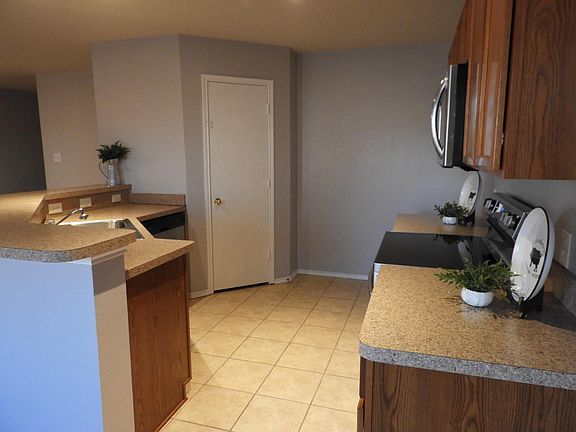 Kitchen with breakfast bar, walk-in pantry and new dishwasher