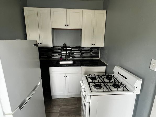 2 Milton St #2F