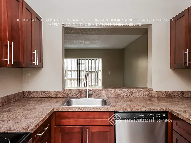 9489 Palm Cir N #9489 — Photo 5