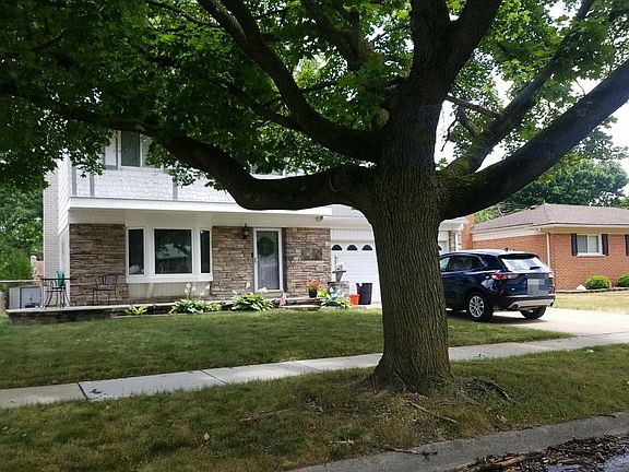 3rd image of 14352 Arden St