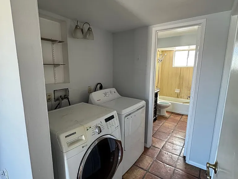 3208 E Almartin St — Photo 11
