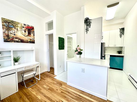 3rd image of 88 South St APT 1