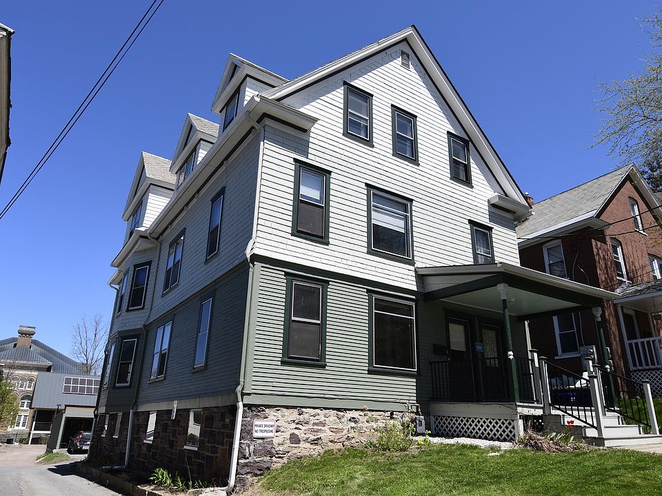 1st image of 280 Maple St APT 3