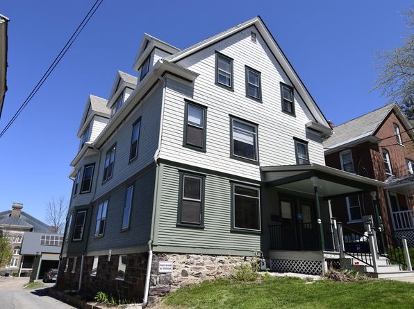 280 Maple St APT 3