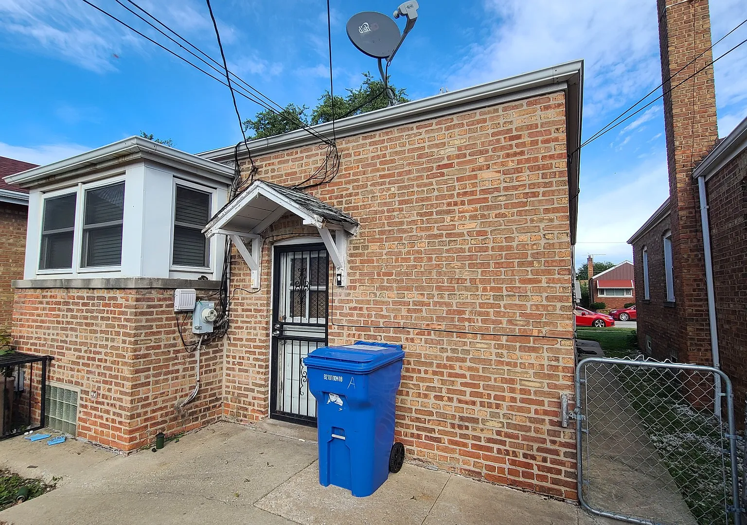 2 bed, 2.0 bath, 979 sqft, $2,050 — Photo 2