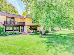 1345 Heritage Lndg, Saint Charles, MO 63303