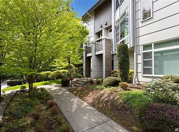 2nd image of 15123 NE 81st Way Unit 101