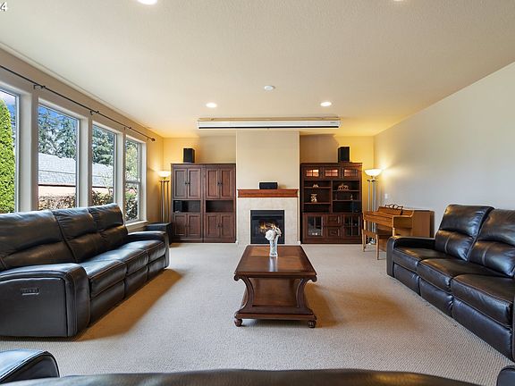 4th image of 7178 NE Rockridge Pl