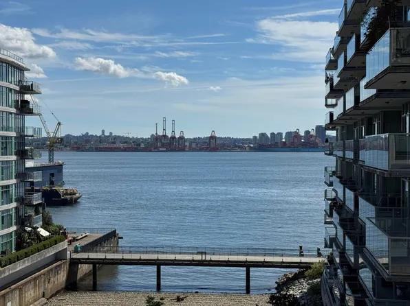 162 Victory Ship Way #604, North Vancouver, BC V7L 0G1