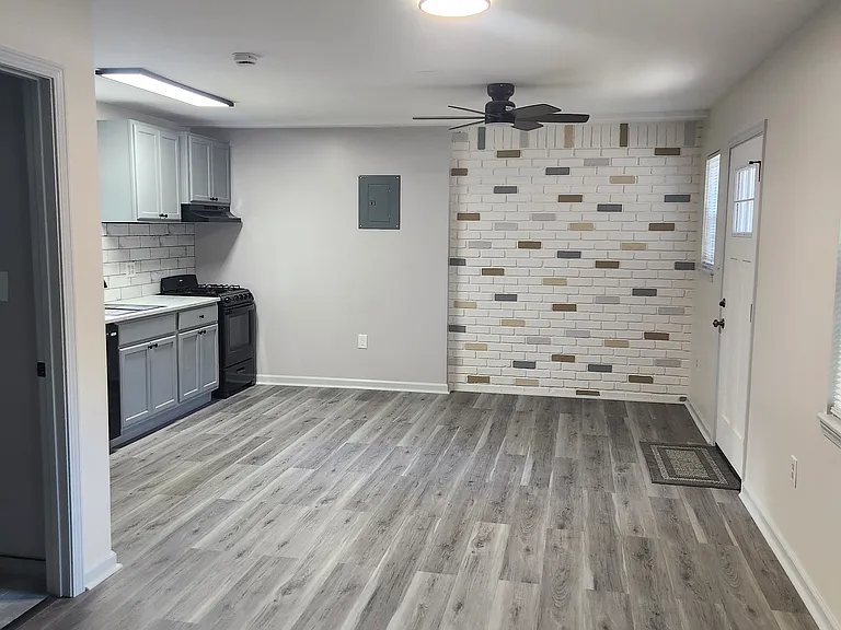 2526 Windmere Dr — Photo 8