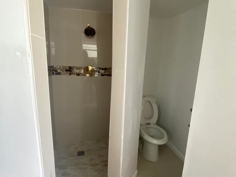 809 E Broward Blvd — Photo 10