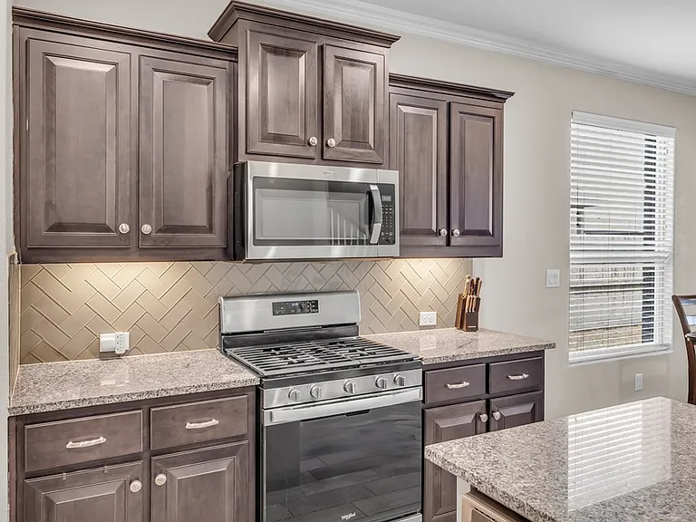 2313 Sky View Rd — Photo 12
