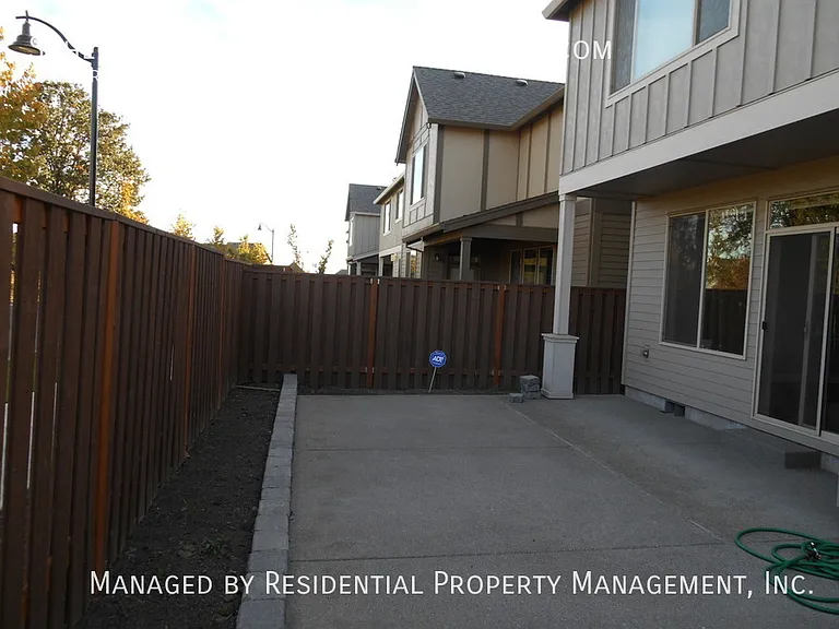 6984 NW 167th Ave — Photo 43