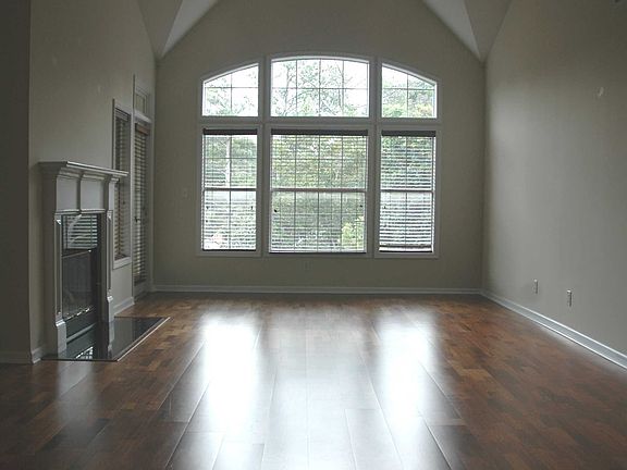 3rd image of 3047 Lenox Rd NE APT 2304