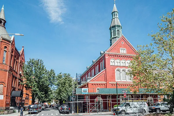 Rented by Nooklyn NYC LLC | media 36