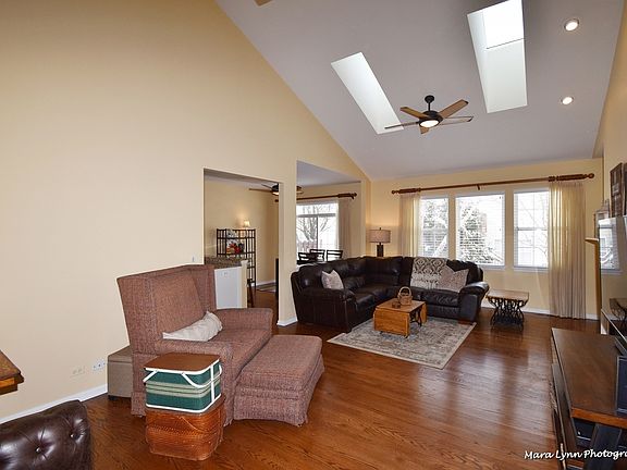 5th image of 830 Skyline Dr