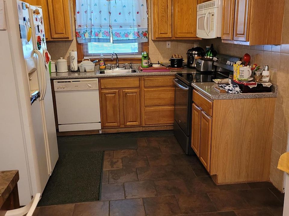 2nd image of 9 Traynor Ln
