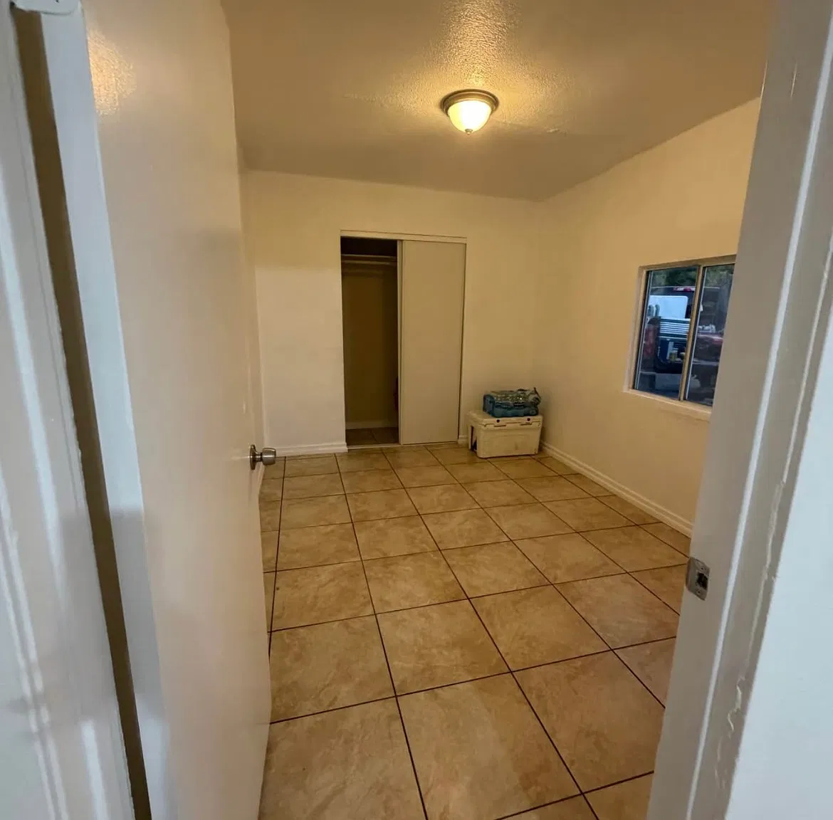 2 bed, 650 sqft, $1,800 — Photo 4