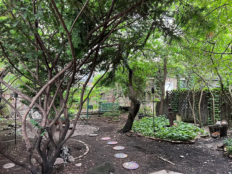 N Paulina St — Photo 26