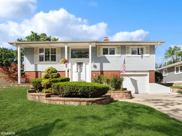 1700 Monticello Rd, Hoffman Estates, IL 60169