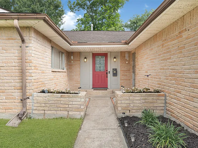 11427 Sagegrove Ln — Photo 3