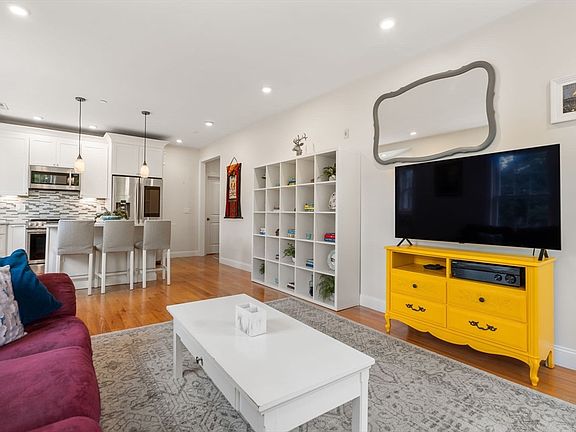 5th image of 466 Medford St #3