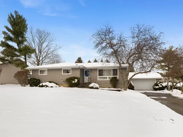 214 Betz Rd, Auburn, IN 46706