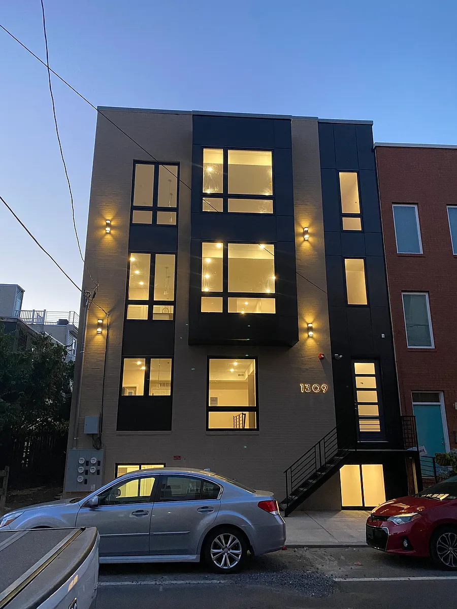 Building Photo - 1309 S 20th St #4