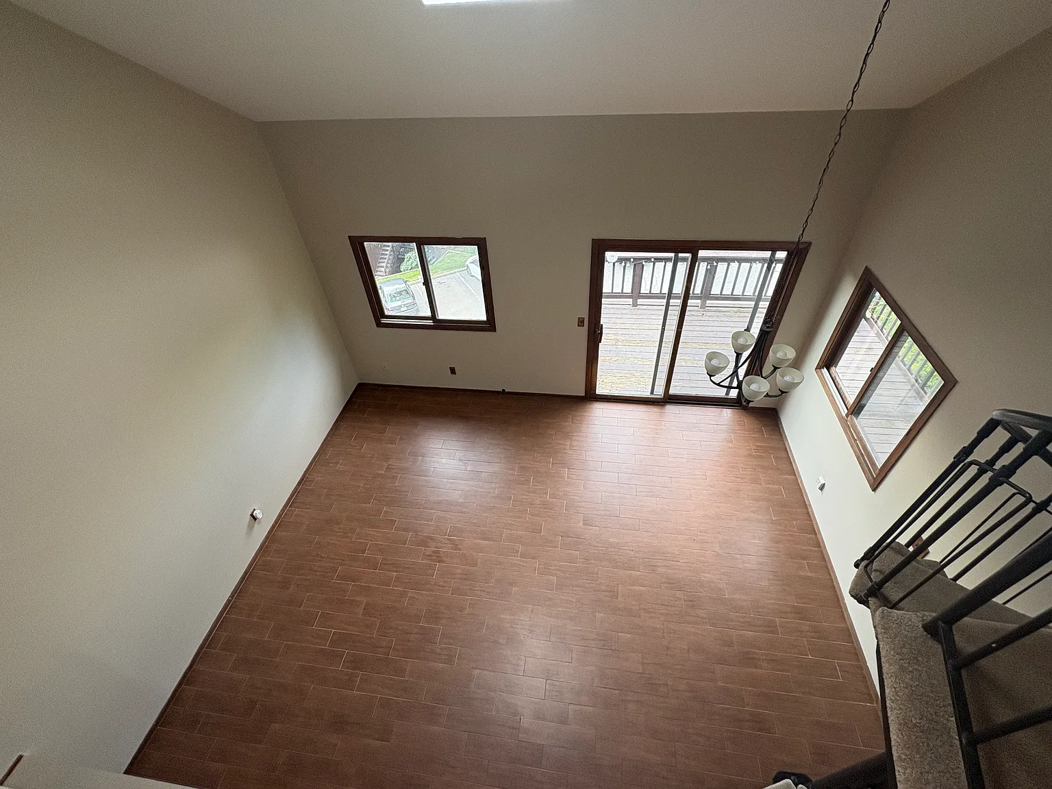 2 bed, 900 sqft, $2,500 — Photo 1